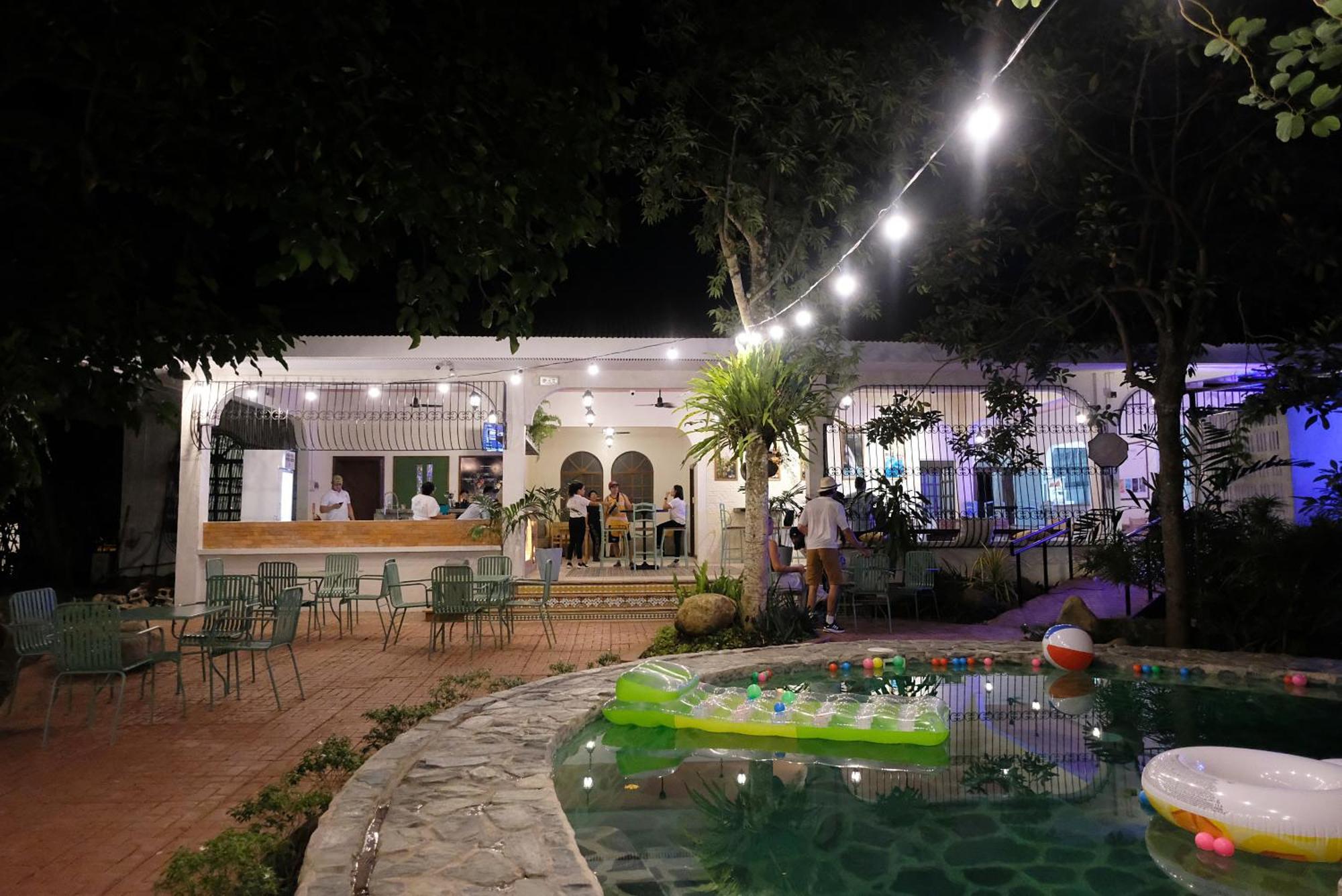 A Pousada Mad Monkey Dumaguete Dumaguete City Exterior foto